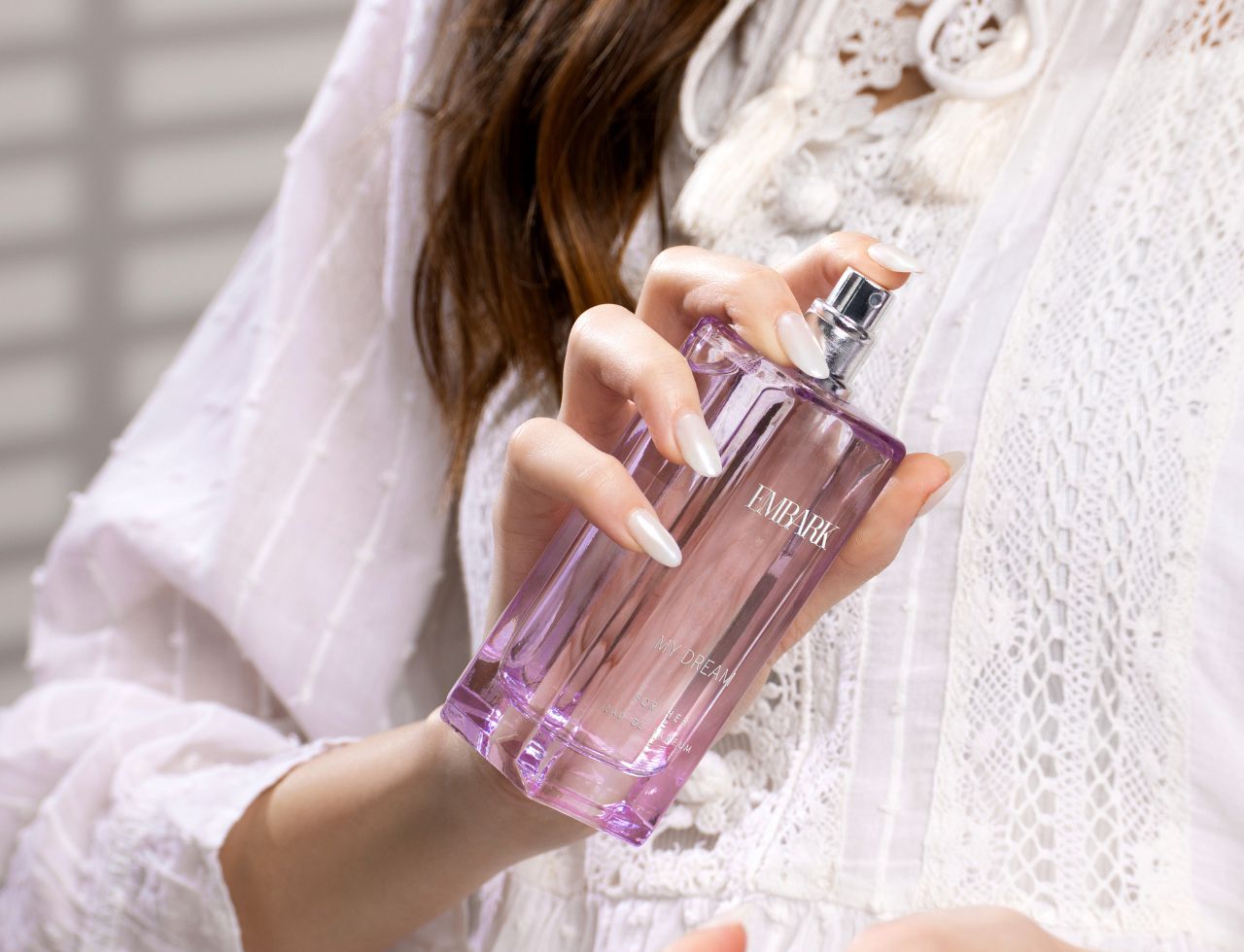 Fragrance Habituation: Why You Stop Smelling Your Own Perfume